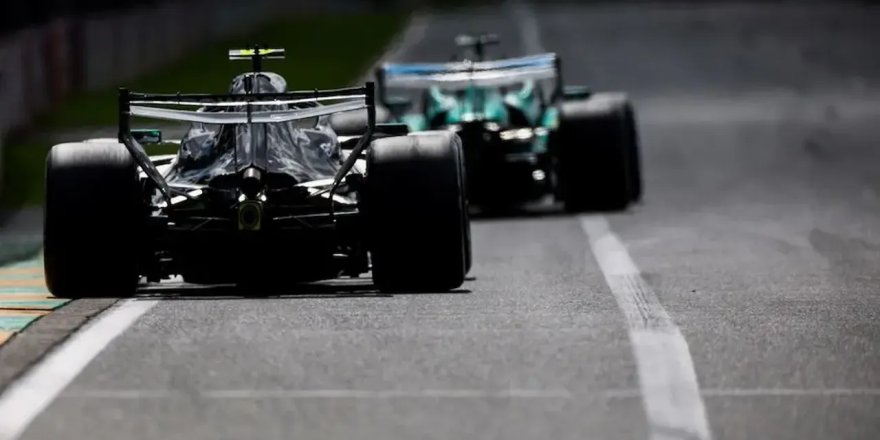 Genç Yıldız Antonelli’den Tarihi Zafer.. Mercedes’in Çin’de Podyum Sevinci!