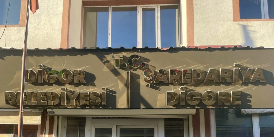 Digor Belediyesi'nden Çift Dilli Tabela Uygulaması.. Her Dilde Güzelsin Digor’um!