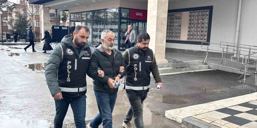 Bakan Gürlek’in Tapu Kayıtlarını Sorgulayan Tapu Müdürü Tutuklandı