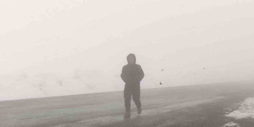 Sahara Geçidi’nde Yoğun Sis Ulaşımı Olumsuz Etkiliyor