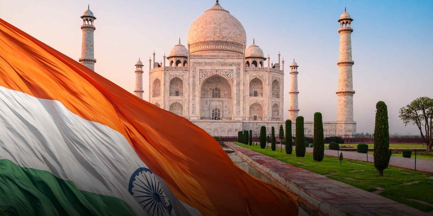 Hindistan’da Otobüs İle Kamyon Kafa Kafaya Çarpıştı: 13 Ölü, 28 Yaralı