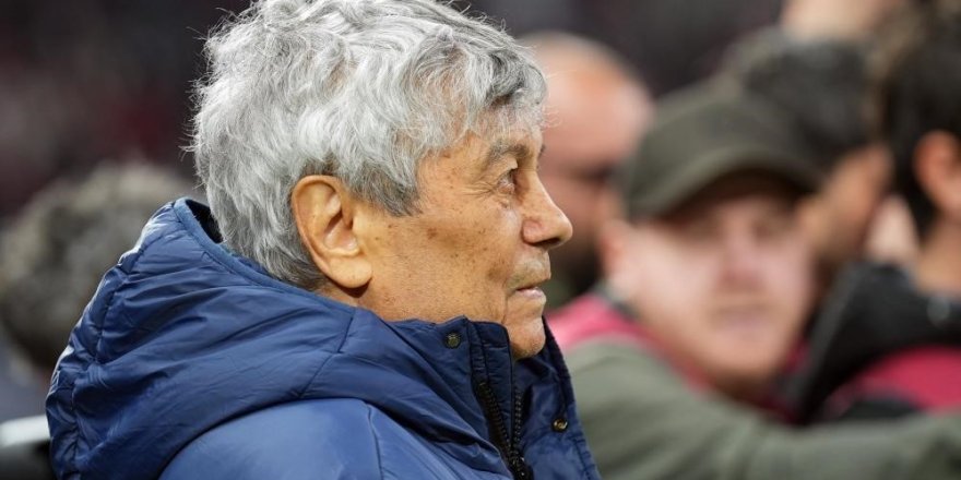 Milli Takım Kampında Fenalaşan Teknik Direktör Mircea Lucescu Hastaneye Kaldırıldı