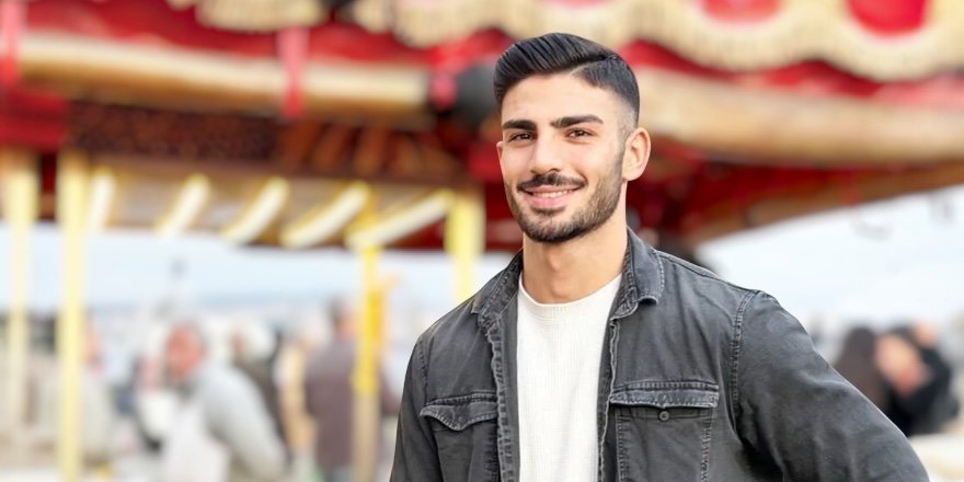 Karaköy’de Bir Tezgah, Dünyaya Açılan Vitrin.. Turistler Önünde Kuyrukta!