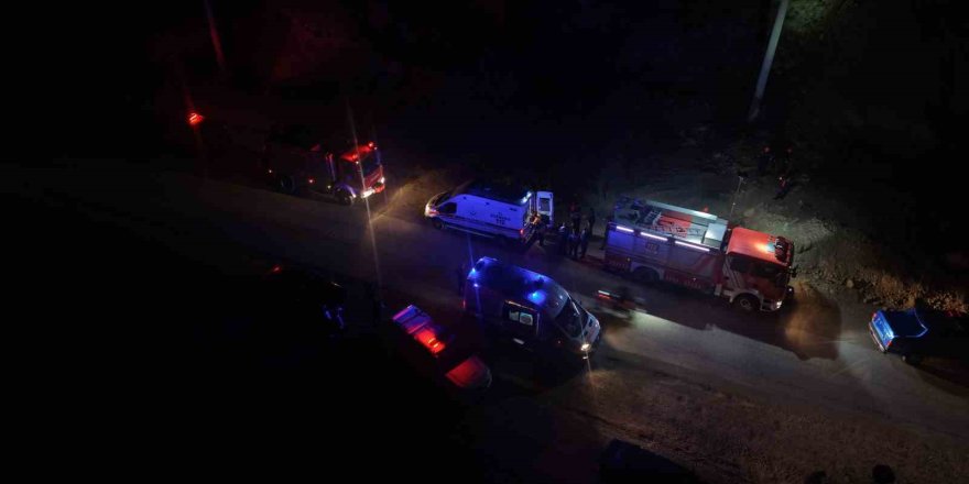 Uçuruma Yuvarlanan 3 Kişi Operasyonla Kurtarıldı