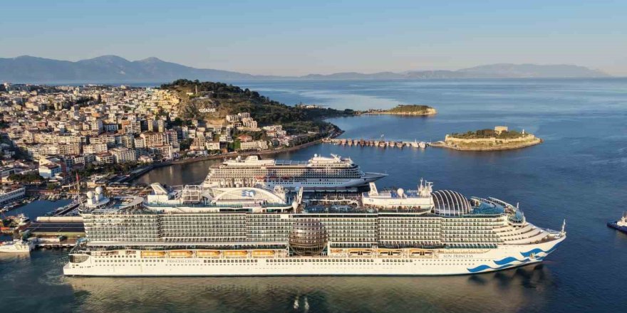 Kuşadası’na 4 Gemi İle 10 Bin 800 Turist Geldi