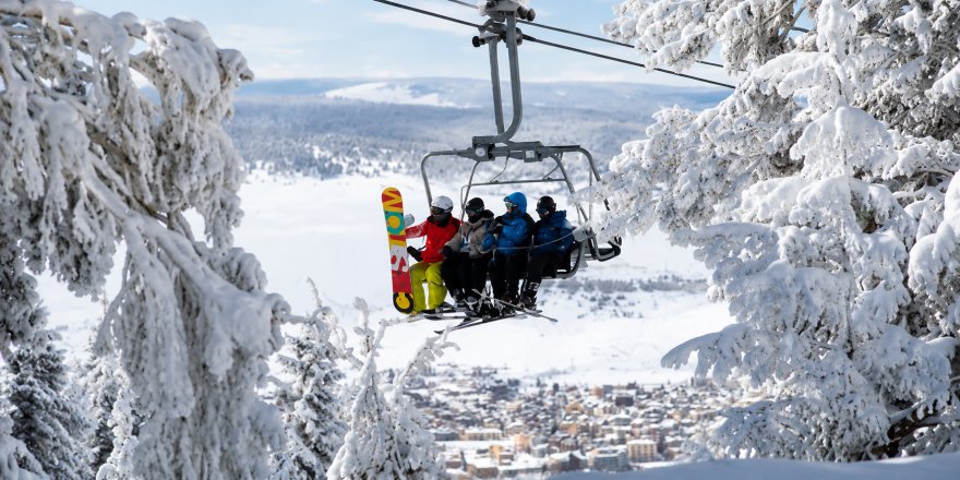 Sarıkamış’ta Kar.. Uzayan Kayak Sezonu Turizmcinin Yüzünü Güldürdü!