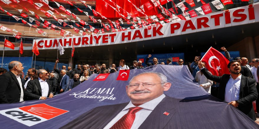 Kılıçdaroğlu CHP Genel Merkezi’nde.. Mahkeme Kararı Sonrası İlk Mesajlarını Verdi!