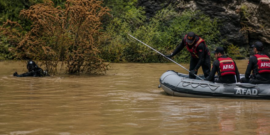 Erzurum ve Kars’tan Ekipler Bölgede.. Kayıp Çocuk İçin Zamana Karşı Mücadele!