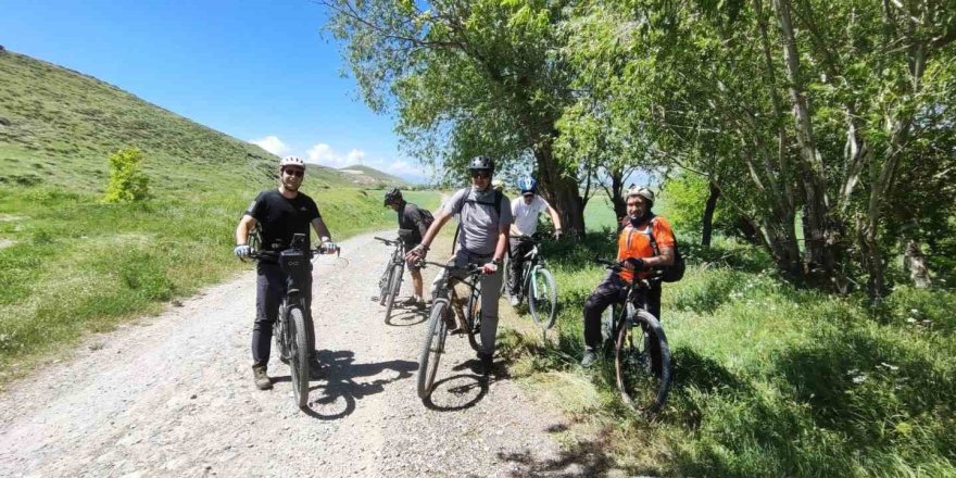 Erzurum'un Bisiklet Tutkunları Yeni Rotalar Keşfediyor.. Pedallar Maceraya Dönüyor!