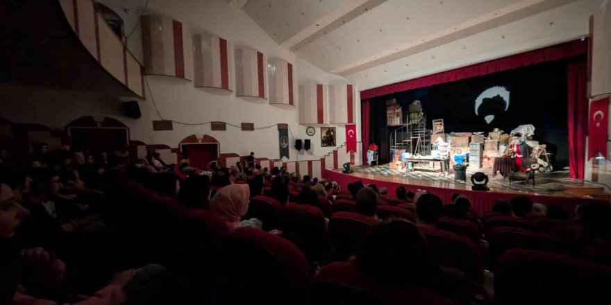 Tokat Belediyesi 1. Tiyatro Festivali Tiyatroseverlerden Tam Not Aldı
