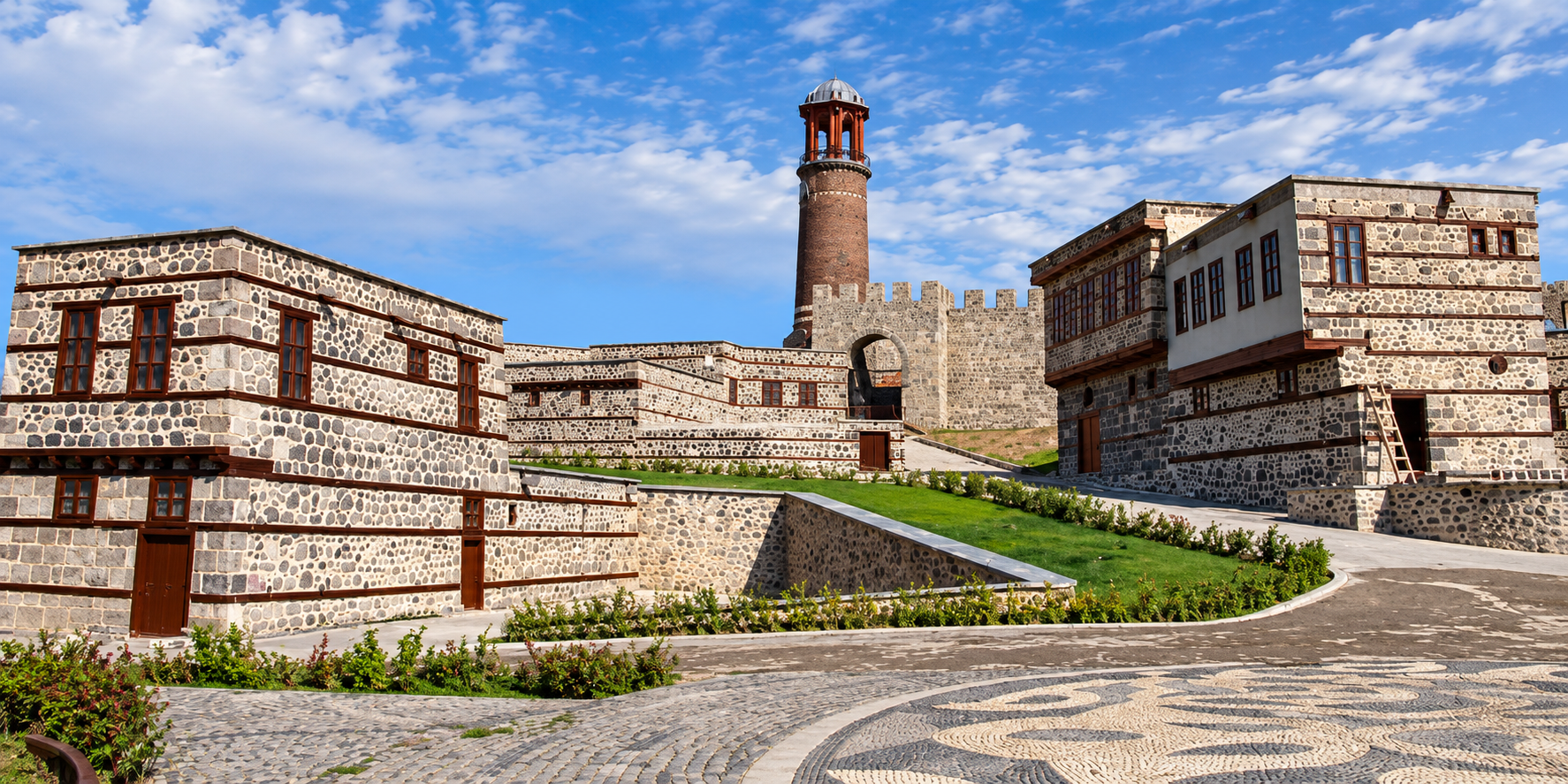 Erzurum’da Tepsi Minare’ye Bakım Arası.. Tarihi Kule Ziyarete Kapatılıyor!