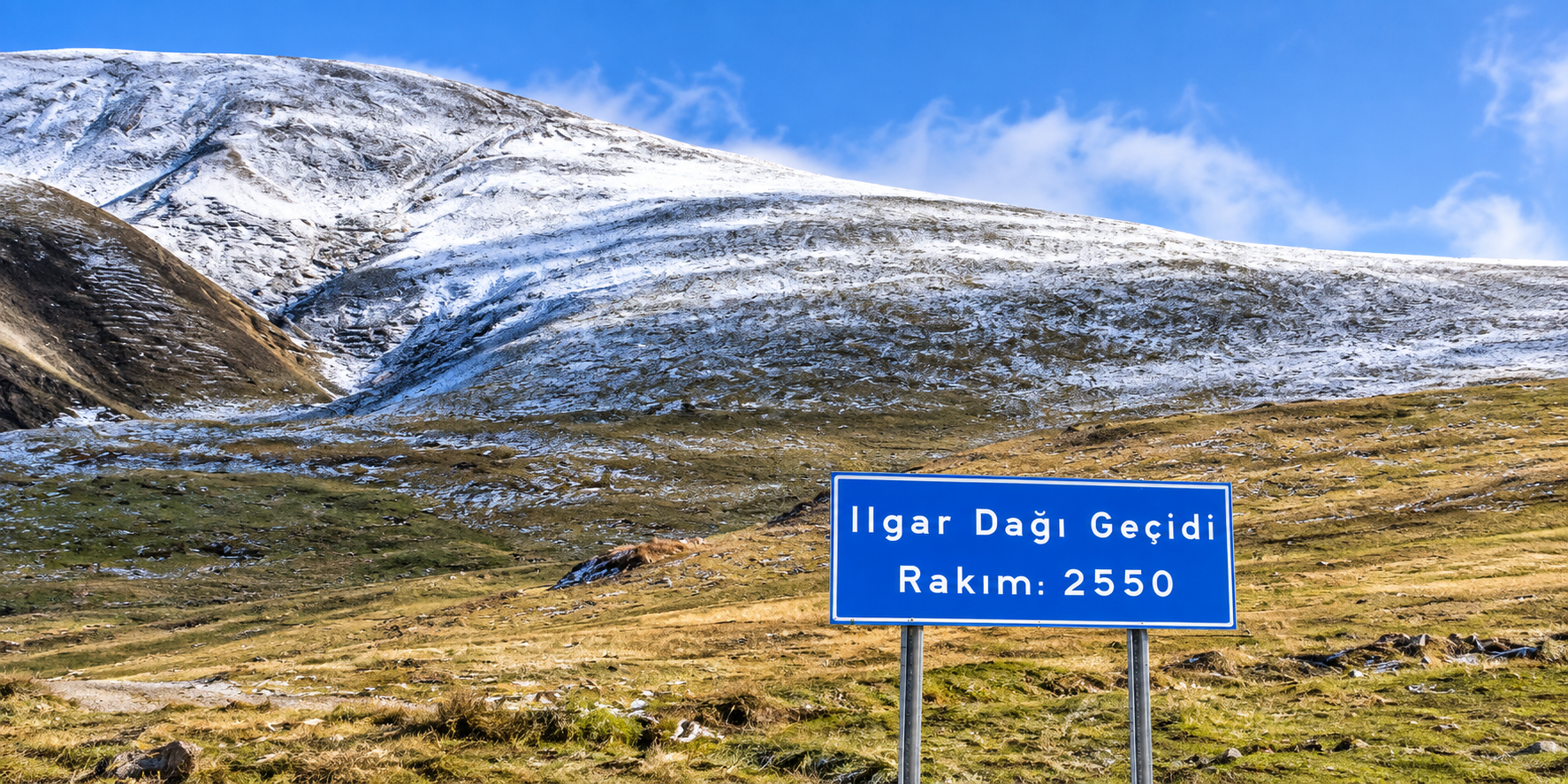 Posof’ta Kar Etkisi.. Ilgar Dağı Geçidi’nde Görüş Mesafesi Düştü!