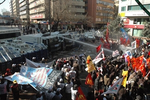 Ankara'da 'Torba Yasa' SAVAŞI