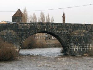 Kars Çayı Taşmaya Başladı