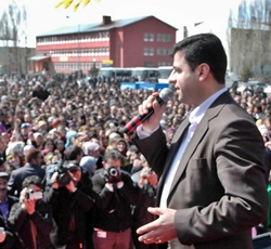 Newroz Kars'ta Coşkuyla KUTLANDI