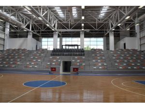 12 Dev Adam Erciş Spor Salonu Devir Teslimi Yapıldı