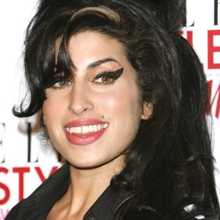 Amy Winehouse ÖLÜ BULUNDU