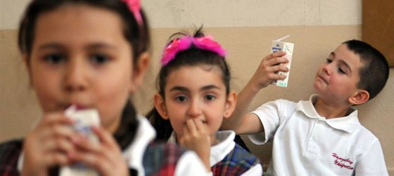 Okul Sütü Projesinde ZEHİRLENME