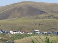 Devrilen Saman Yüklü Kamyon Yolu Kapattı