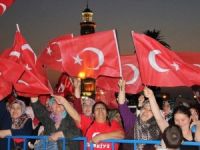 İzmirliler 12 Gündür Demokrasi Nöbetinde