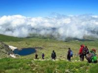 33 Dağcı Karagöl Zirvesinde