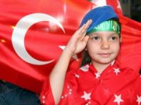 Minik Çocuklardan, Dedelere Herkes Nöbette