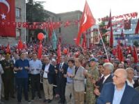 Isparta’da Demokrasi Ve Şehitler Mitingi