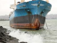 Samsun’da Gemi Kayalıklara Oturdu