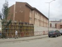 Rize’de Okul Bahçesine Viyadük Yapılıyor