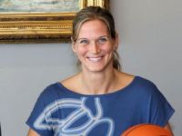 Anna Vajda İmzayı Attı