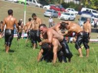 Yıllar Sonra Yağlı Güreşte Bir İlk Yaşandı