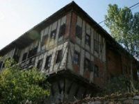 Kül Olan Anılarına Hüngür Hüngür Ağladılar