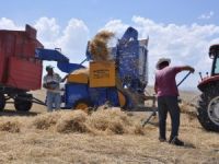 Kars’ta Köylüler, Güneş Altında Patos Vuruyor