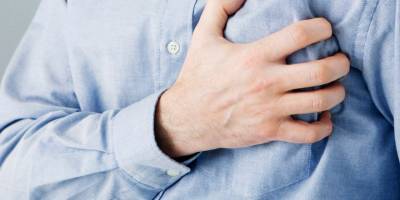 Kars’ta Trafikte Kalp Krizi.. Araç Refüje Çarptı, Sürücü Kurtarılamadı!