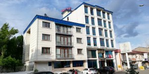 Azeri İş İnsanı Kars'ta Otel Satın Aldı