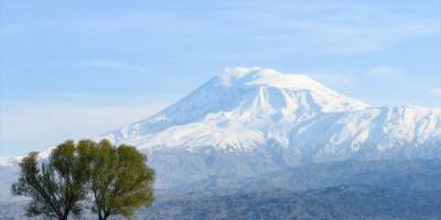 Ağrı Dağı'ndaki Takke Buzulu Hızla Eriyor.. 2050'de Yarısı Yok Olabilir!