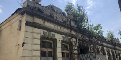 Kars | Tarihi Binanın Üzerinde Ağaç Yetişti