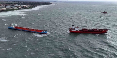 Hava Şartları Düzeldiğinde Karaya Oturan Gemiyi Kurtarma Çalışmaları Başlayacak