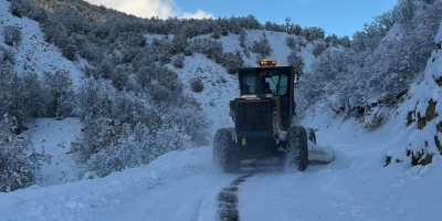 Bingöl’de Kardan Dolayı Kapanan 75 Köy Yolunda Çalışmalar Sürüyor
