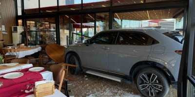 Ünlü Sanatçı Cahit Berkay’ın Aracıyla Daldığı Restoranın İşletmecisi O Anları Anlattı