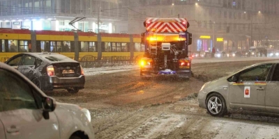 Polonya’da Kar Esareti: Yüzlerce Araç Yollarda Kaldı
