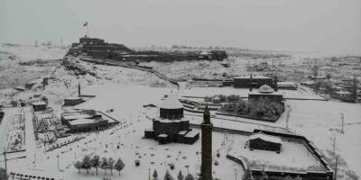 Kars Beyaza Büründü.. Kent Havadan Kartpostaldık Görüntüler Verdi!