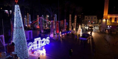 Meydanın Işıltısı Fotoğraf Karelerine Yansıdı