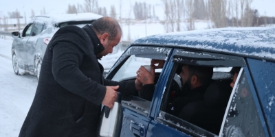 Bünyan Belediyesi Kar Mesaisindekilerin İçini Isıttı