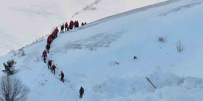 Artvin’de Çığ Faciasında Kayıp Çoban İçin Arama Çalışmaları Üçüncü Gününde Yeniden Başladı