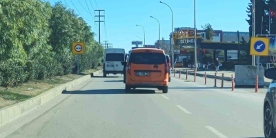 Emniyet Kemerini Kazalı Kapıya Bağladı