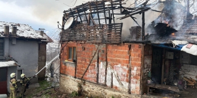 İ̇negöl’de Korkutan Yangın: Tek Katlı Ev Küle Döndü