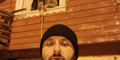 Köy Muhtarı Yaşlı Kadının İlaçlarını 2 Kilometre Yürüyerek Ulaştırdı