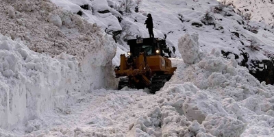 Şırnak’ta Çığ Nedeniyle Kapanan Yol Ulaşıma Açıldı