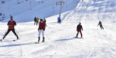 Kar Yağışı Sonrası Bitlis’te Kayak Tesislerinde Yoğunluk